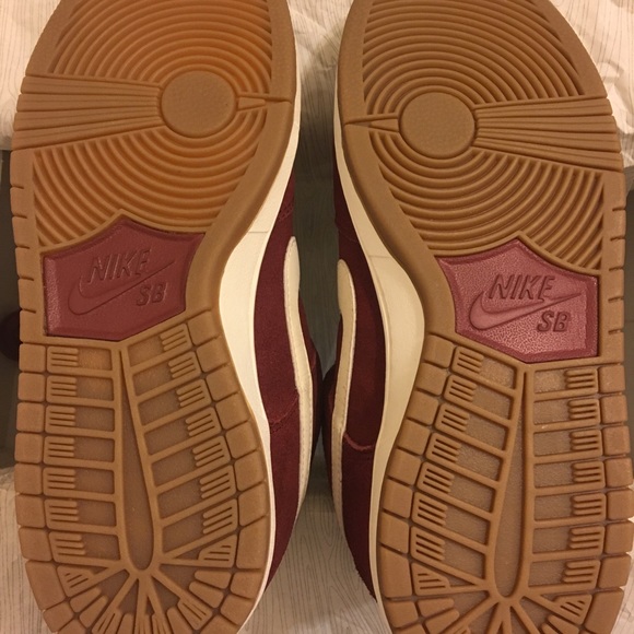 ❌SOLD❌Nike SB Dunk Low Corduroy Team Red Sz 9 🔥🔥 - Picture 5 of 7